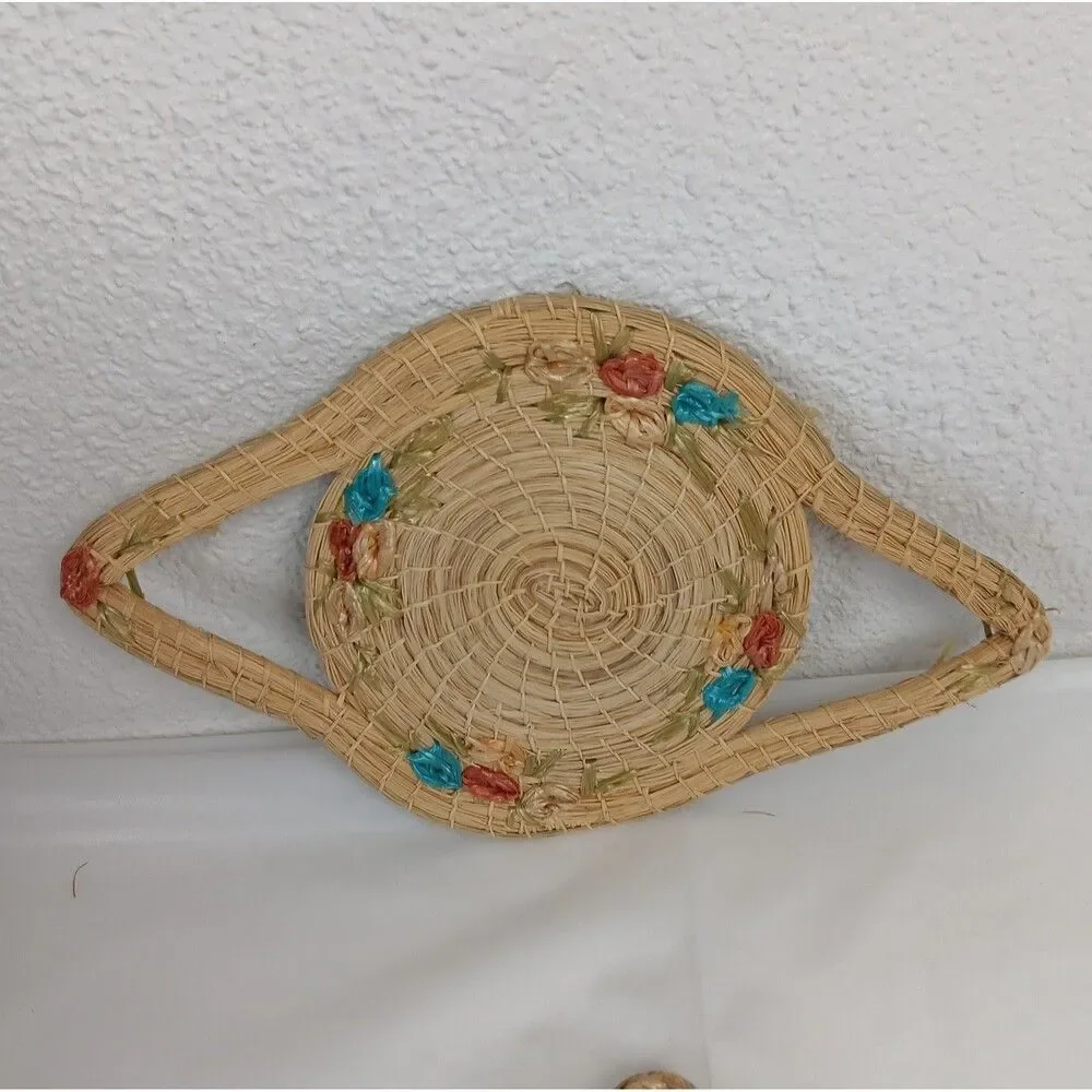 Vintage Hand Woven Straw Grass Trivets Hot Pads Wall Hangings Raffia Flowers